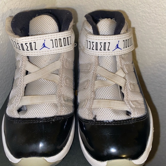 Jordan 11 concord size 10c - Picture 3 of 4